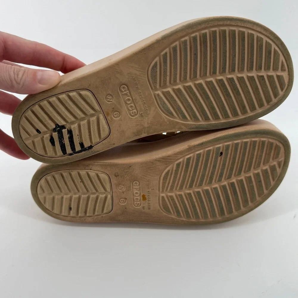 Crocs Brooklyn Strappy Low Wedge Sandal Chai Cream Women 6 Comfort LiteRide Y2K